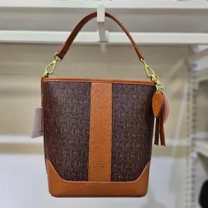 [에스콰이아] HC12 여성 가죽 버킷 크로스백 에스콰이아 여성 가죽 버킷백 크로스 (S45269178)