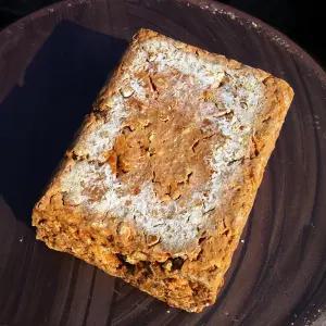 국산 콩으로 빚은 전통 메주 1덩이/ 숯고추 제공