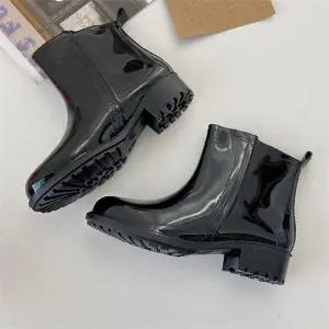 [오노마] ONM 첼시 부츠 느낌 깔끔한 디자인 유광 여성 레인부츠 (S8534222)