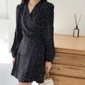 [랩원피스#자체제작]아트 도트 브이넥 랩 원피스