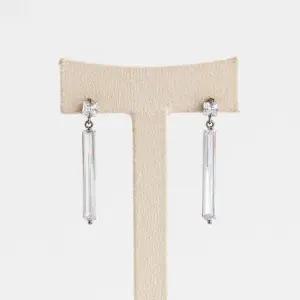 [셀러허브]여자 실버 롱 클리어 모임룩 검정 드롭 귀걸이 (S23461114)