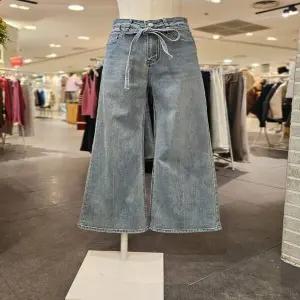 [대구백화점] [레코브]세미 부츠컷 스판 벨트 데님 팬츠(LC61E3DP506B)