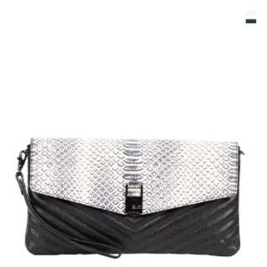 비앤부르뜨 소가죽 아리 클러치 크로스백/스크래치