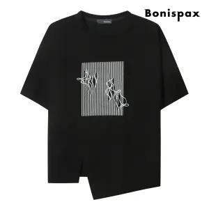 [롯데백화점]보니스팍스 프론트 슬릿 기하학 프린트 반팔 티셔츠 (XP5TS017M0)