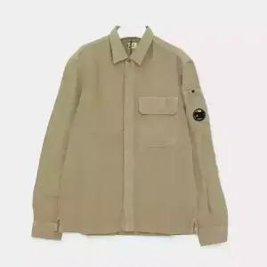 CP컴퍼니 렌즈와펜 브로큰 린넨 코튼 오버셔츠 남성 자켓 18CMOS243A 006501G 305