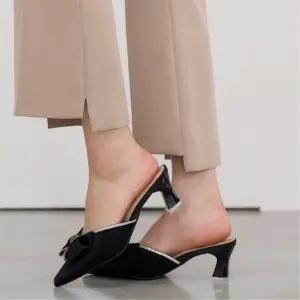 여성용 블랙 베이지 리본 포인트 뮬 샌들