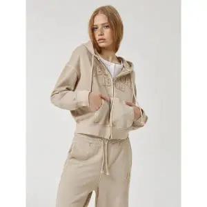 [후아유](대전신세계)California Dyed Crop Hood Zip-up WHMZF4931F