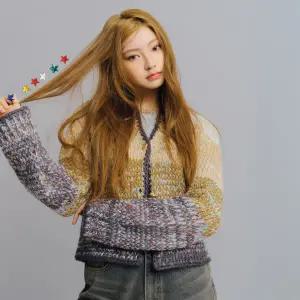 [롯데백화점]써스데이 아일랜드 [KiiiKiii 착용] 컬러 블럭 멀티 가디건(T256MCD905W)