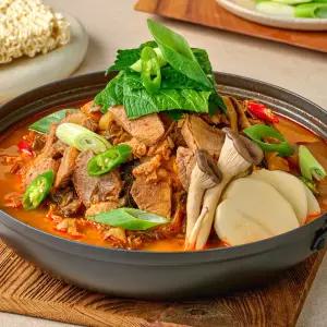 [한돈한우] 뼈없는 고기폭탄 순살 감자탕 대용량 700gx3팩