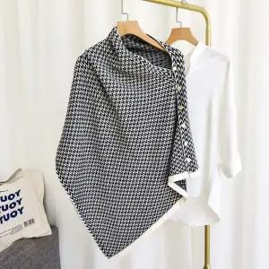 망토 숄 클래식 단추 니트 블랙 WFB8B1B