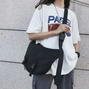 [하프클럽/]학생 숄더백 남녀 공용 캐주얼 크로스백 미니