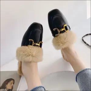 블로퍼 여성 뮬 인조토끼털 겨울 털 정장 슬리퍼 2컬러 (WFKBR0K)