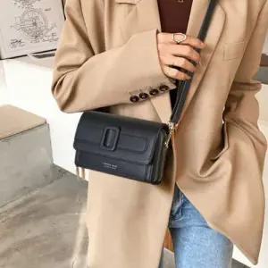 모던 가죽 벨트 포인트 지갑 클러치 미니 크로스백 WBBB497