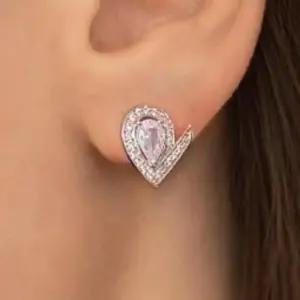 여성 일상 클래식 물방울 큐빅 실버침 스터드 귀걸이