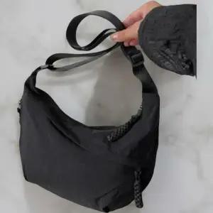 여성 편안한 데일리 무드 크로와상 크로스백