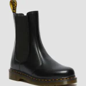 닥터마틴 2976 하이 스무스 26964001 26964001