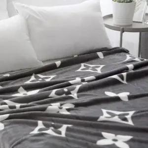 [텐바이텐]150x200 산딸나무 양면 극세사 담요 캠핑 침실 침대 패드 차박 담요