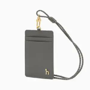 [NS홈쇼핑][헤지스ACC] HIHO5E602G2 [LEENA]그레이 배색 가죽 목걸이카드홀더[35071331]