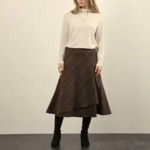 올리비아로렌 / 슬림훌 체크 스커트 VOCDK4W9211 / 애플아울렛 ( 브라운 )