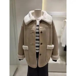 [SOUP](신세계 사우스시티) 아웃 포켓 인조 무스탕 (SBBMU31)