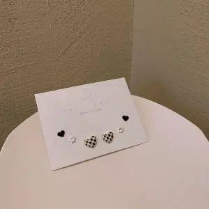 [하프클럽/셀러허브_여성트랜드패션]은침 하트 체크 세트 데일리 S925