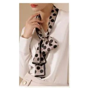 포인트 도트 추천 코디 롱스카프