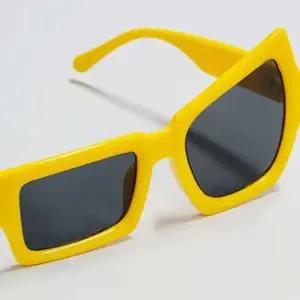 노랑 패션 썬글라스 파티안경 비대칭 선글라스