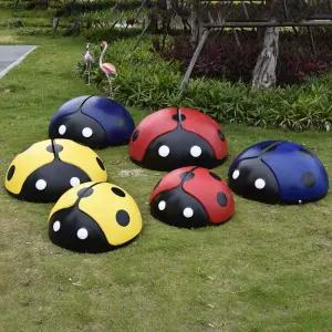 곤충 조형물 공원 빨간색 카페 조경 펜션 가드닝