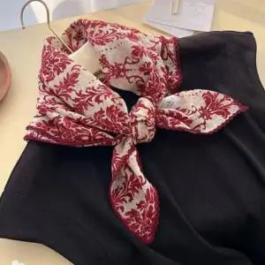 [하프클럽/]사계절 예쁜스카프 간절기 프릴 패턴 사각 스카프 환절기