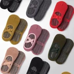 키밍 크로스 리본 논슬립 양말 필라테스 삭스