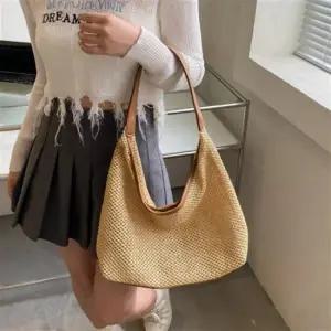 감성 포인트 라탄 레더 미니 숄더백