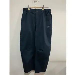 UNI NEW GREY 커브드 와이드 치노팬츠 NBNTG11213 NAVY