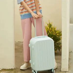 a 24형 42cmx25cmx63cm 블루 캐리어 (WFHJKRA)