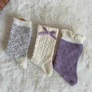 발목 러블리한프릴 디테일 여성 캐주얼 중목 패션양말 장목양말