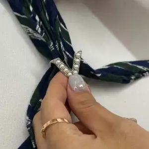 스카프고리 트윌리 스카프링 고리 V형 실버