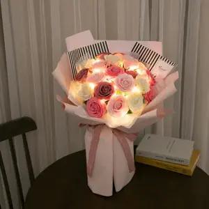 비누 장미 조화 꽃다발 LED 로맨틱퀸 A 55cm 인테리어 꽃 선물 장식 기념일 졸업식 발표회