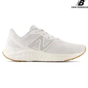 [하프클럽/]매장정품 AS가능  WARISEG4 프레쉬폼 아리쉬 V4 운동화 런닝화 스니