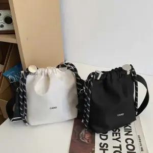 남녀 공용 나들이 여행 가방 숄더 크로스 백 코디 크로스가방스타일 대학생크로스백