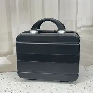 레디백 14인치 미니캐리어 매트블랙 작은캐리어 레디백 작은캐리어 미니트렁크