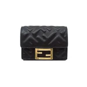 펜디 나파 레더 마이크로 트라이폴드 지갑 블랙 8M0395AAJDF0KUR