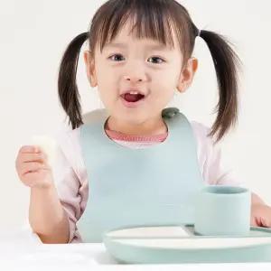 [쁘띠윙스] 아기턱받이 아기 실리콘턱받이 자기주도이유식 방수 어린이집