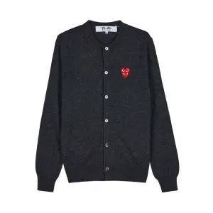 [롯데백화점]꼼데가르송 FW25 공용 스택드 하트 가디건 AX N075 051 GREY