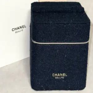 샤넬 홀리데이 사각 핸들 수납함