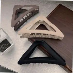 헤어핀 모던 디테일 구성 삼각 집게핀 명품집게핀