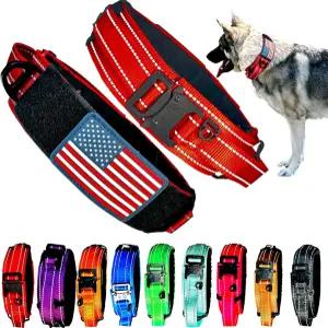 컨트롤 핸들이 있는 2인치 와이드 전술 개 목걸이 중형 및 대형견용으로 조절 가능 튼튼한 금속 버클이