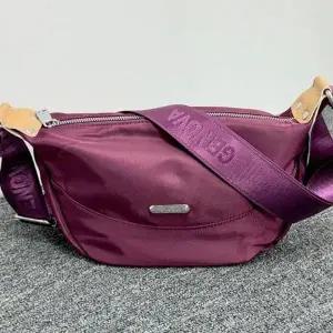 [하프클럽/]소지품 정리용 가벼운 크로스백 데일리 수납 가방 캐주얼 스타