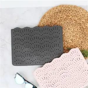 클러치가방 클러치백 펀칭 스퀘어 스트랩 가방 그레이