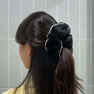 쉬폰 투톤 스크런치 곱창머리끈 블랙