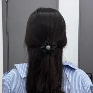 데이지 스크런치 곱창머리끈 블랙