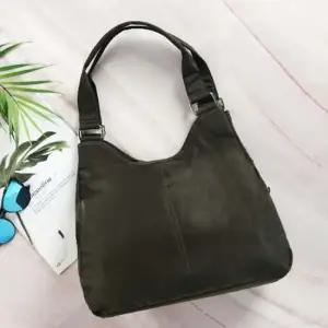 가벼운 편한 여성 가방 데일리 숄더백 카키 숄더백